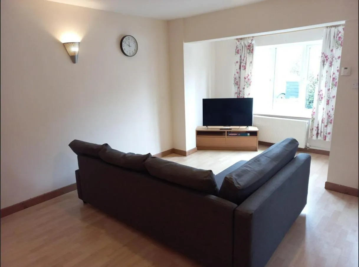 Maple Lodge Cheltenham Holiday home